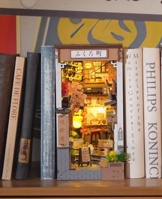 Best Japanese Book Nook Kits 2025 – Sakura Streets & Lantern Alleys