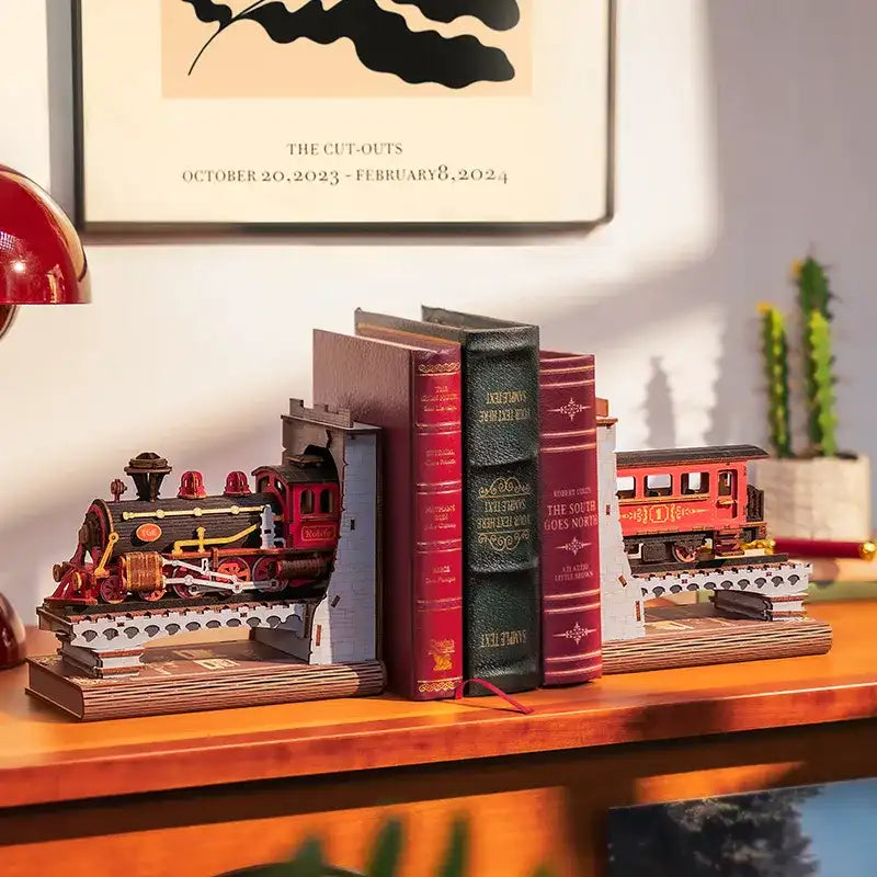 Century Train – DIY Book Nook Kit