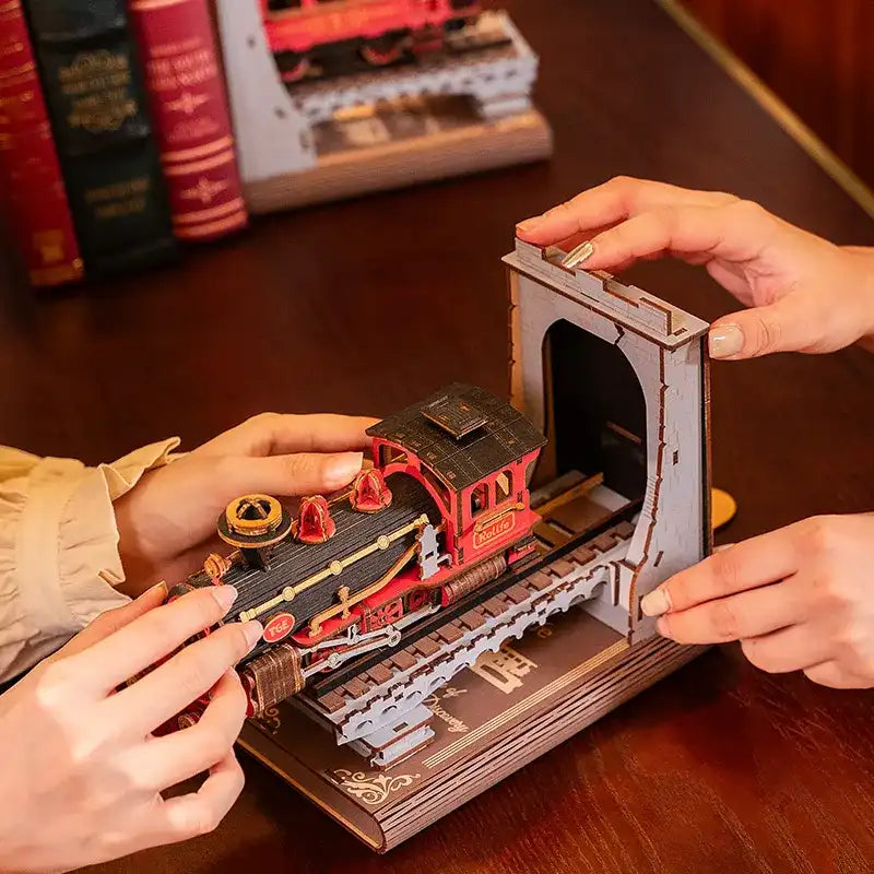 Century Train – DIY Book Nook Kit