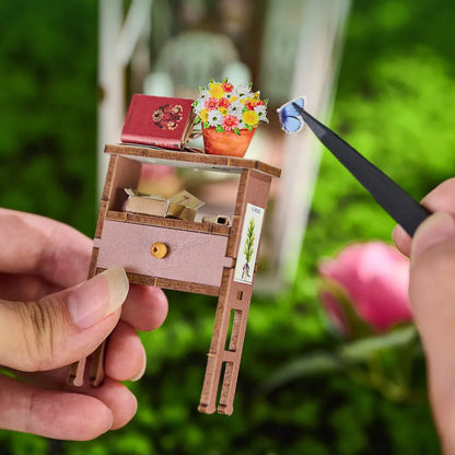Lucky Flower House – DIY Book Nook Kit